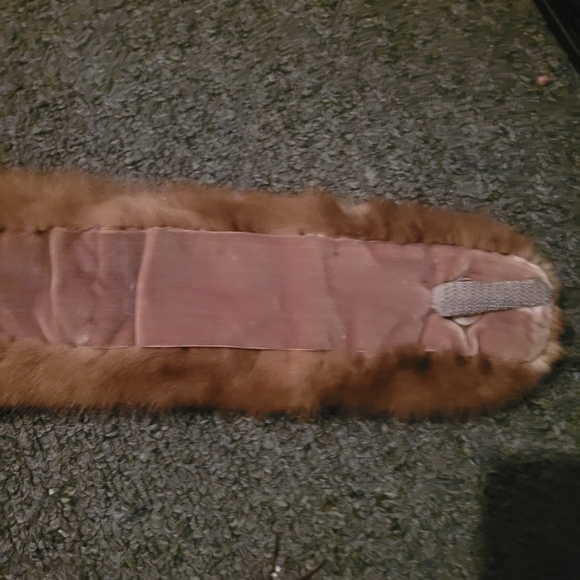 Chic Brown Fur Accessory Collection - Picture 5 of 10